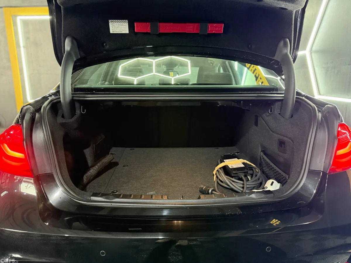 BMW 3-Series Saloon, Petrol Plug-in Hybrid, 2017, Black