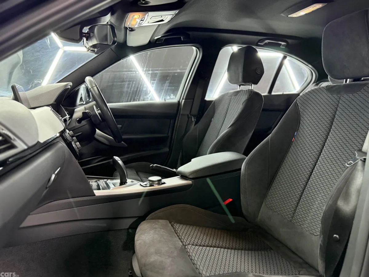 BMW 3-Series Saloon, Petrol Plug-in Hybrid, 2017, Black
