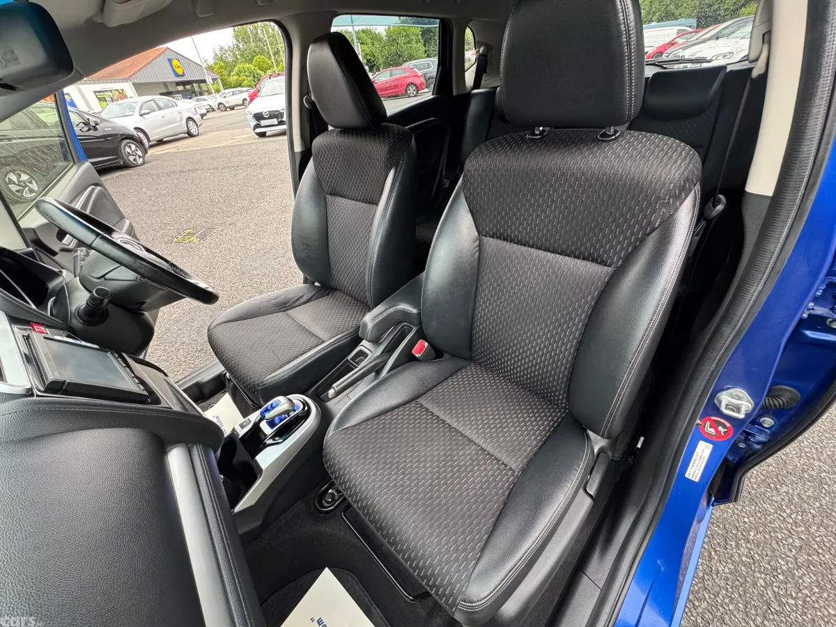 Honda Fit Hatchback, Petrol Hybrid, 2014, Blue