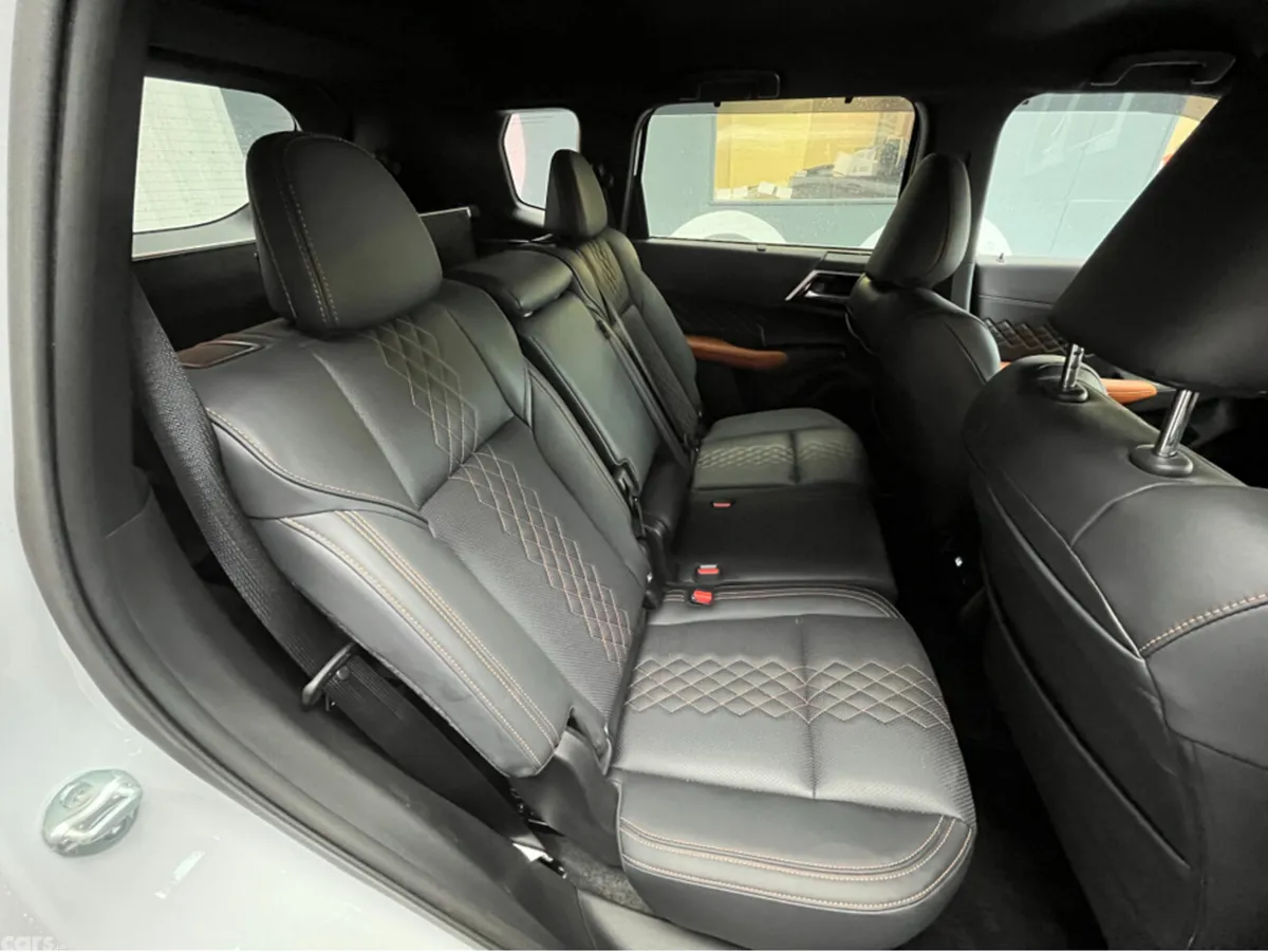 Mitsubishi Outlander SUV, Petrol Plug-in Hybrid, 2024, White