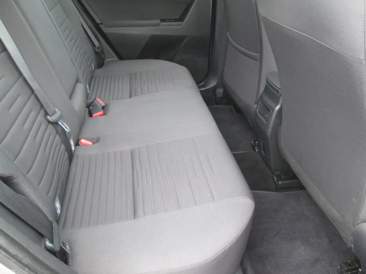 Toyota Auris Hatchback, Diesel, 2015, Bronze