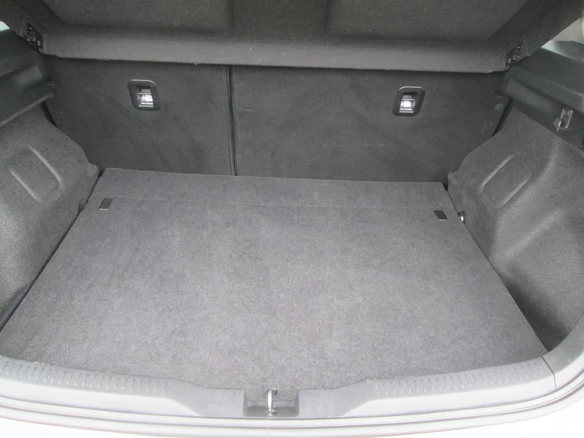 Toyota Auris Hatchback, Diesel, 2015, Bronze