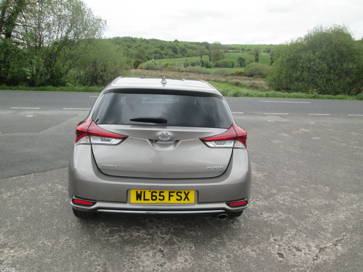 Toyota Auris Hatchback, Diesel, 2015, Bronze