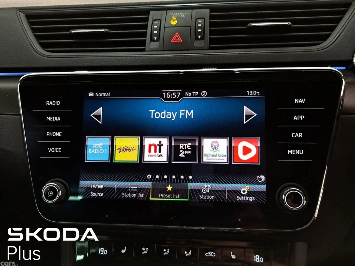 Skoda Superb Saloon, Diesel, 2023, Grey