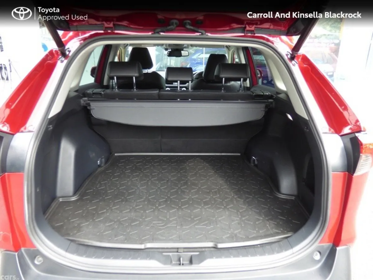 Toyota RAV4 SUV, Petrol Hybrid, 2023, Red