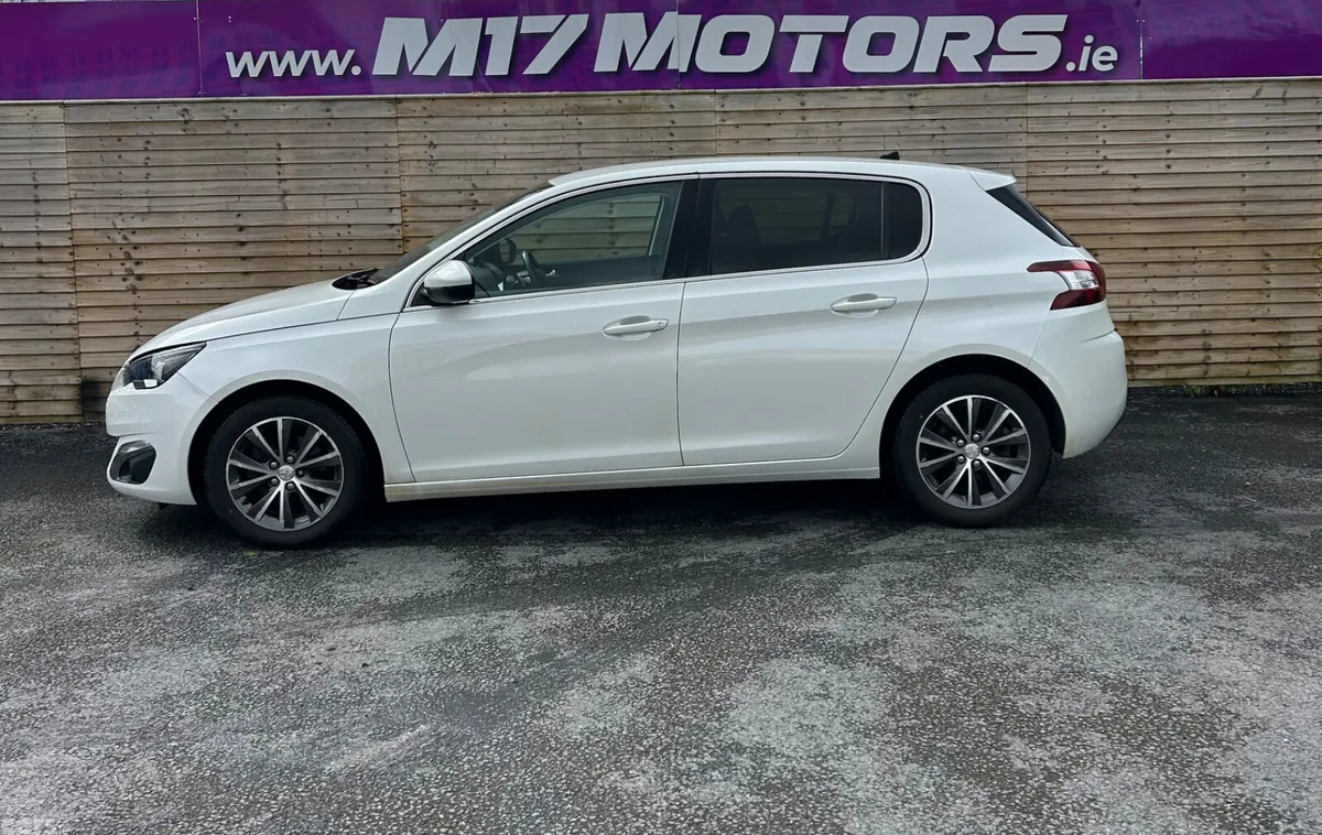 Peugeot 308 Hatchback, Diesel, 2017, White