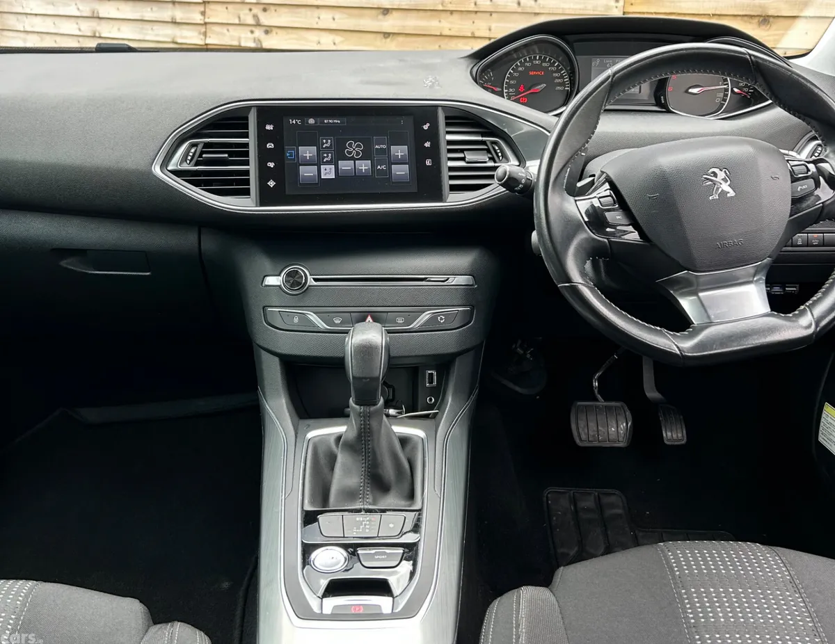 Peugeot 308 Hatchback, Diesel, 2017, White