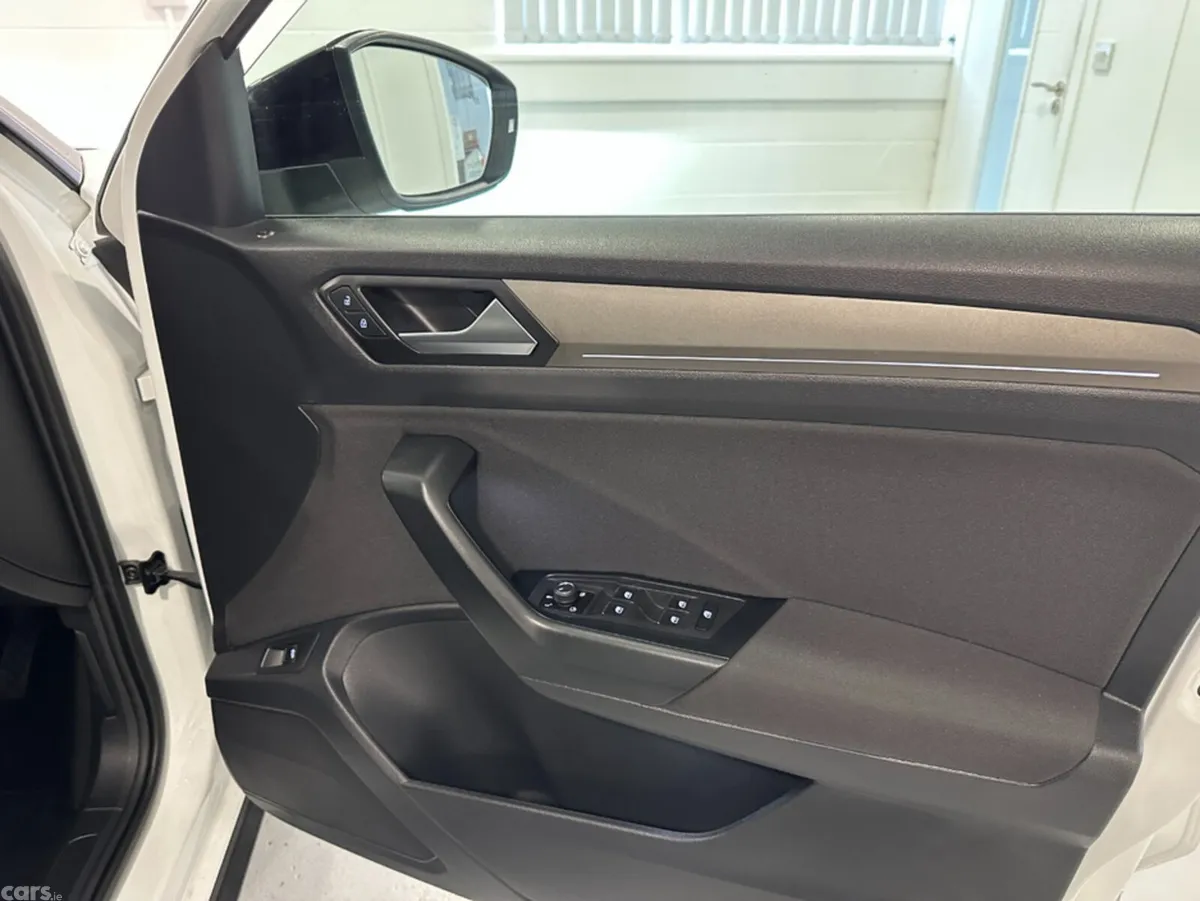 Volkswagen T-Roc SUV, Diesel, 2020, White
