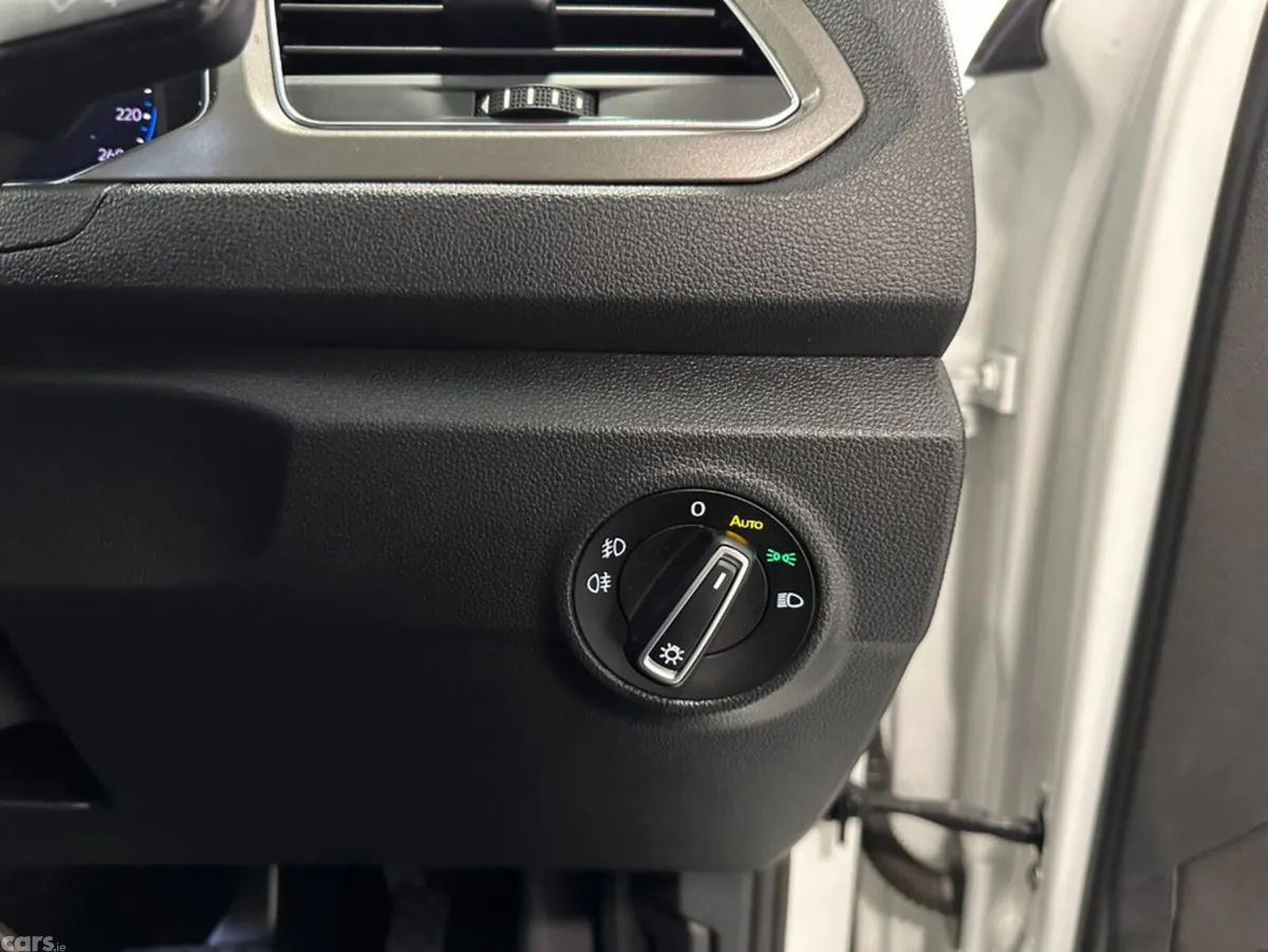 Volkswagen T-Roc SUV, Diesel, 2020, White