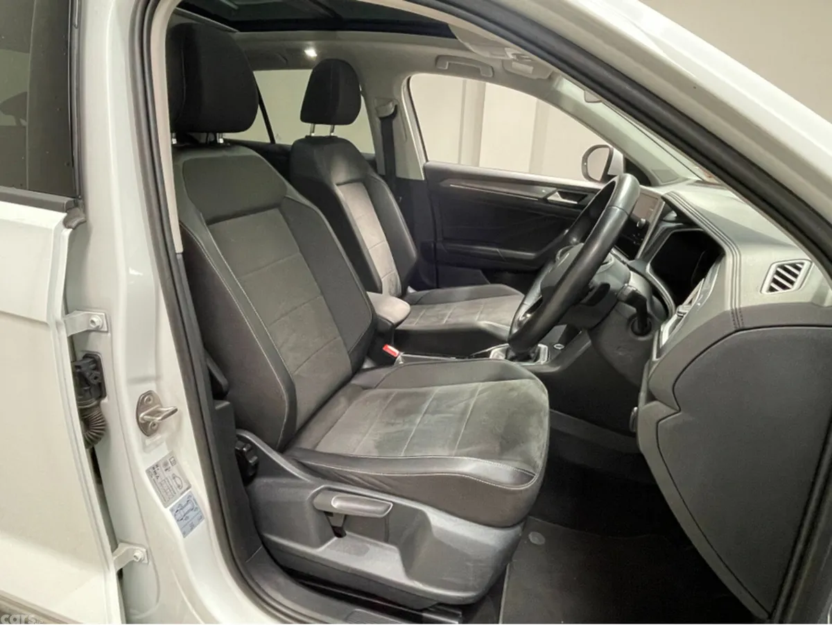 Volkswagen T-Roc SUV, Petrol, 2023, White