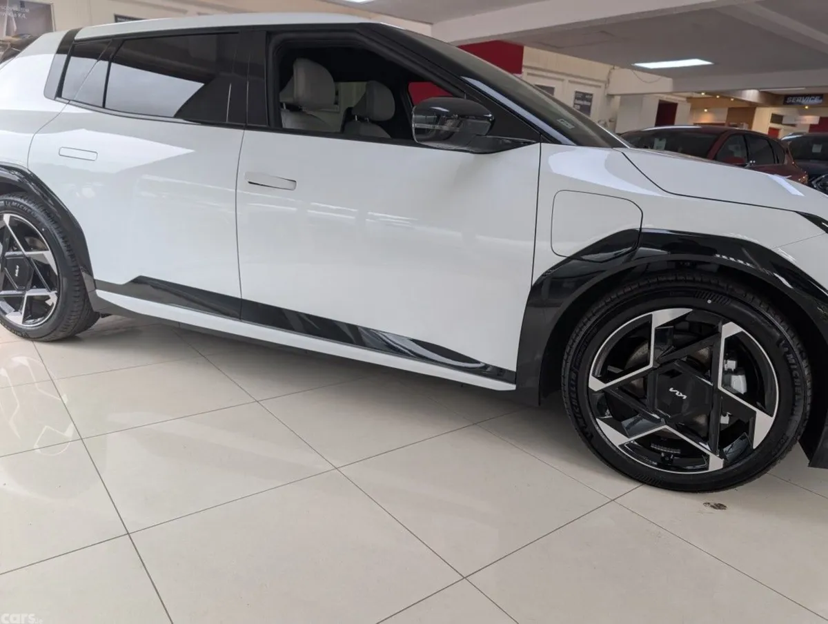 Kia EV4 Hatchback, Electric, 2026, White