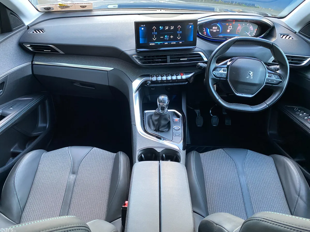 Peugeot 3008 MPV, Diesel, 2022, Grey
