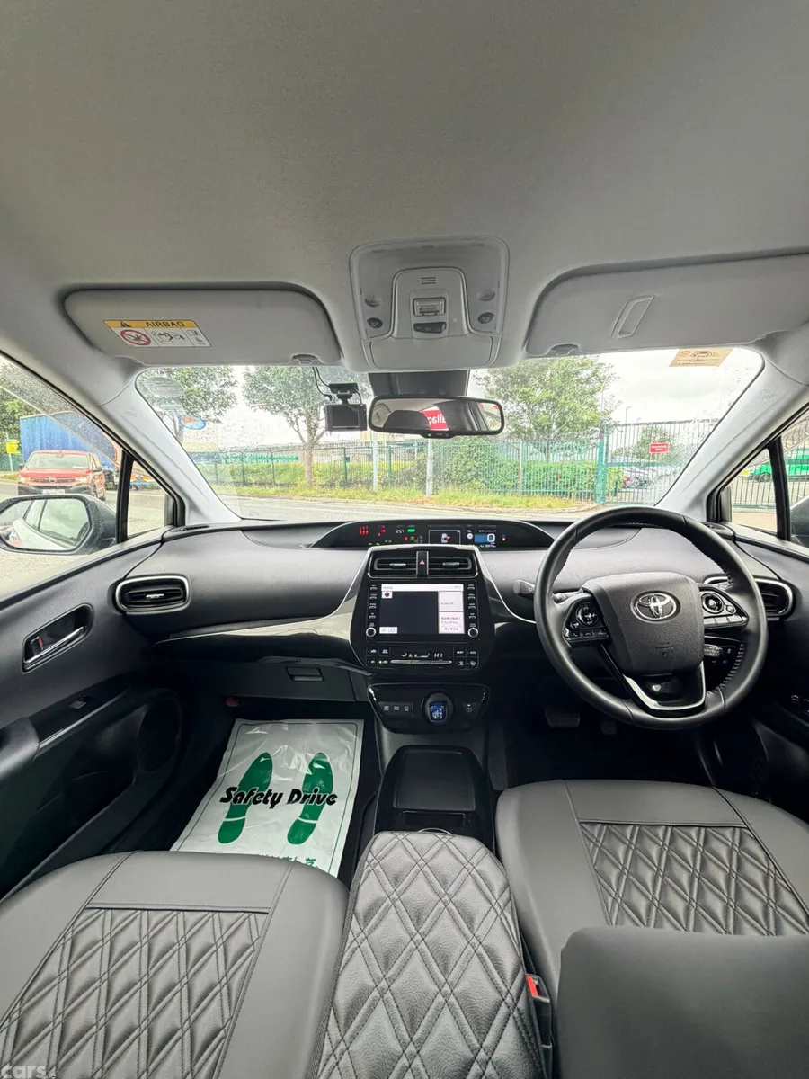 Toyota Prius Hatchback, Petrol Hybrid, 2022, White