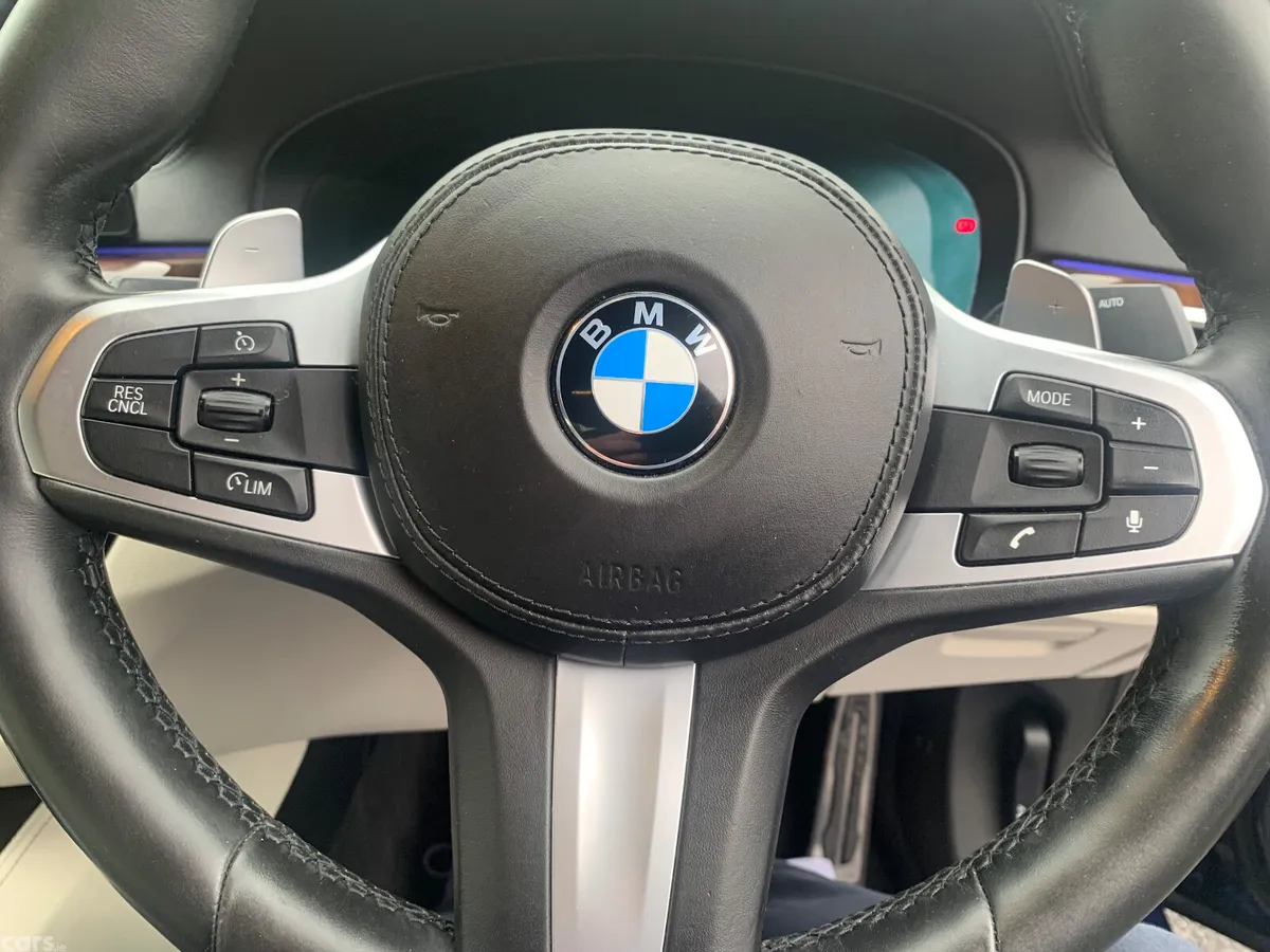 BMW 5-Series Saloon, Diesel, 2019, Blue