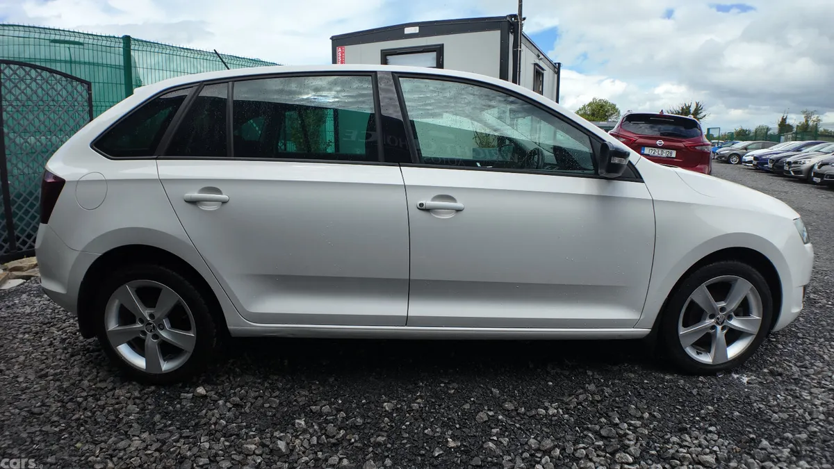 Skoda Rapid Hatchback, Diesel, 2018, White