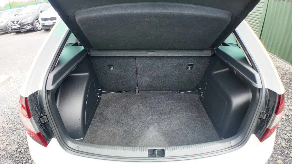 Skoda Rapid Hatchback, Diesel, 2018, White