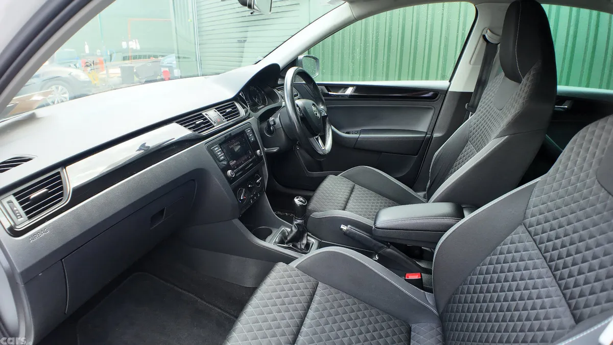 Skoda Rapid Hatchback, Diesel, 2018, White