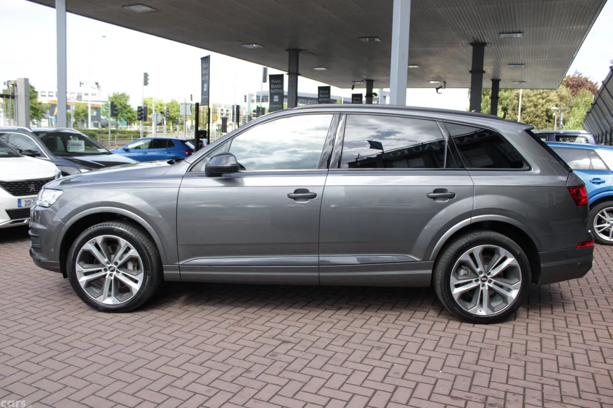 Audi Q7 SUV, Petrol, 2020, Grey