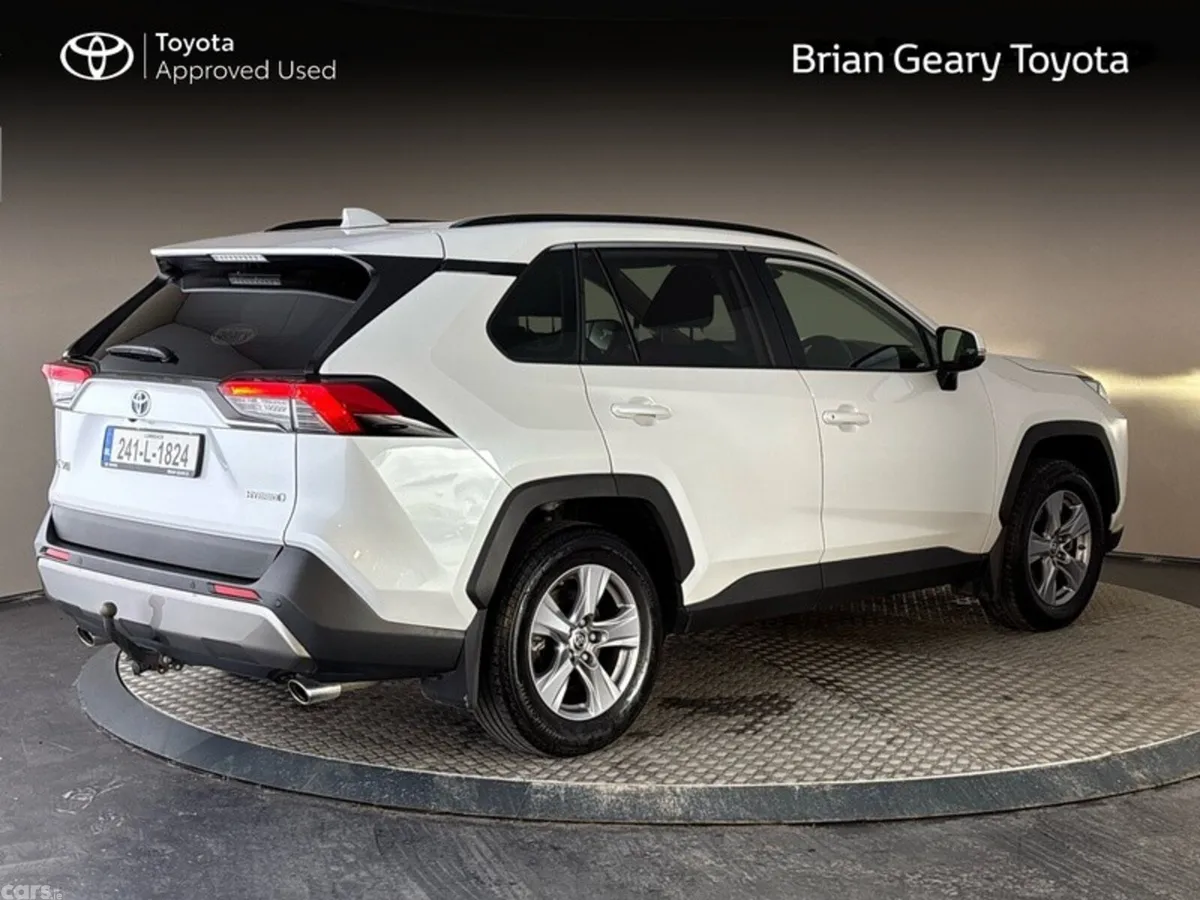 Toyota RAV4 SUV, Petrol Hybrid, 2024, White