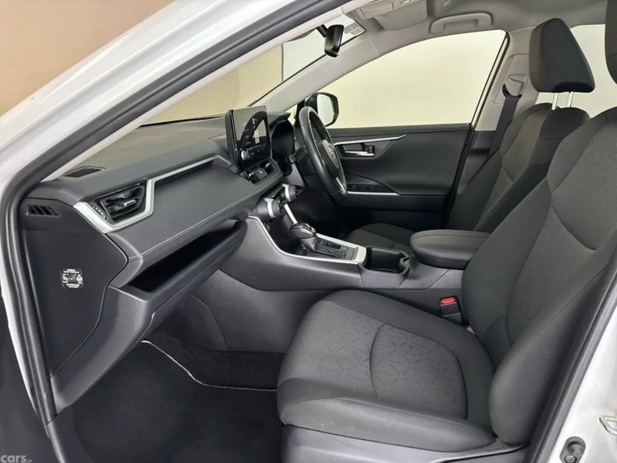 Toyota RAV4 SUV, Petrol Hybrid, 2024, White