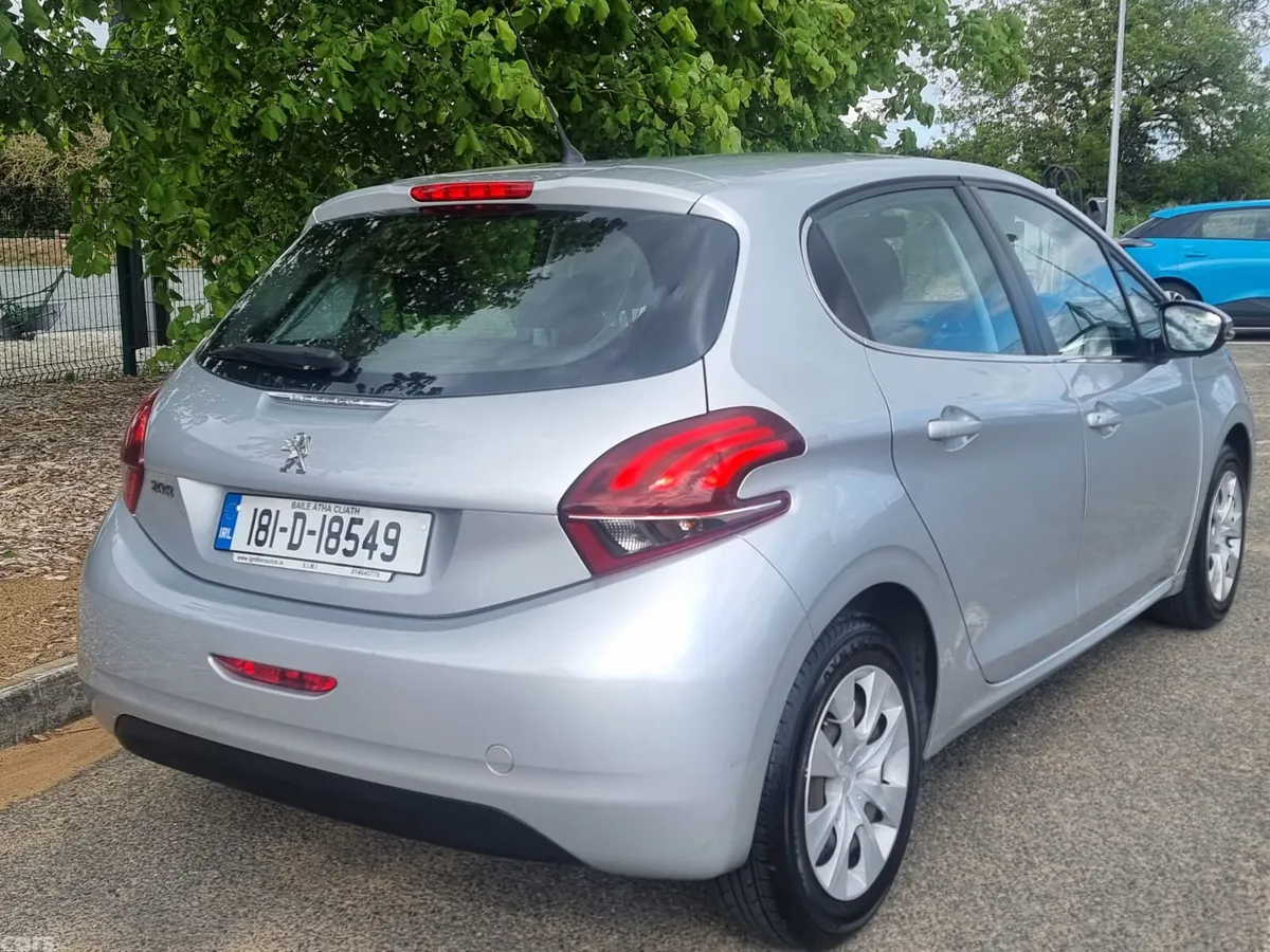 Peugeot 208 Hatchback, Petrol, 2018, Grey