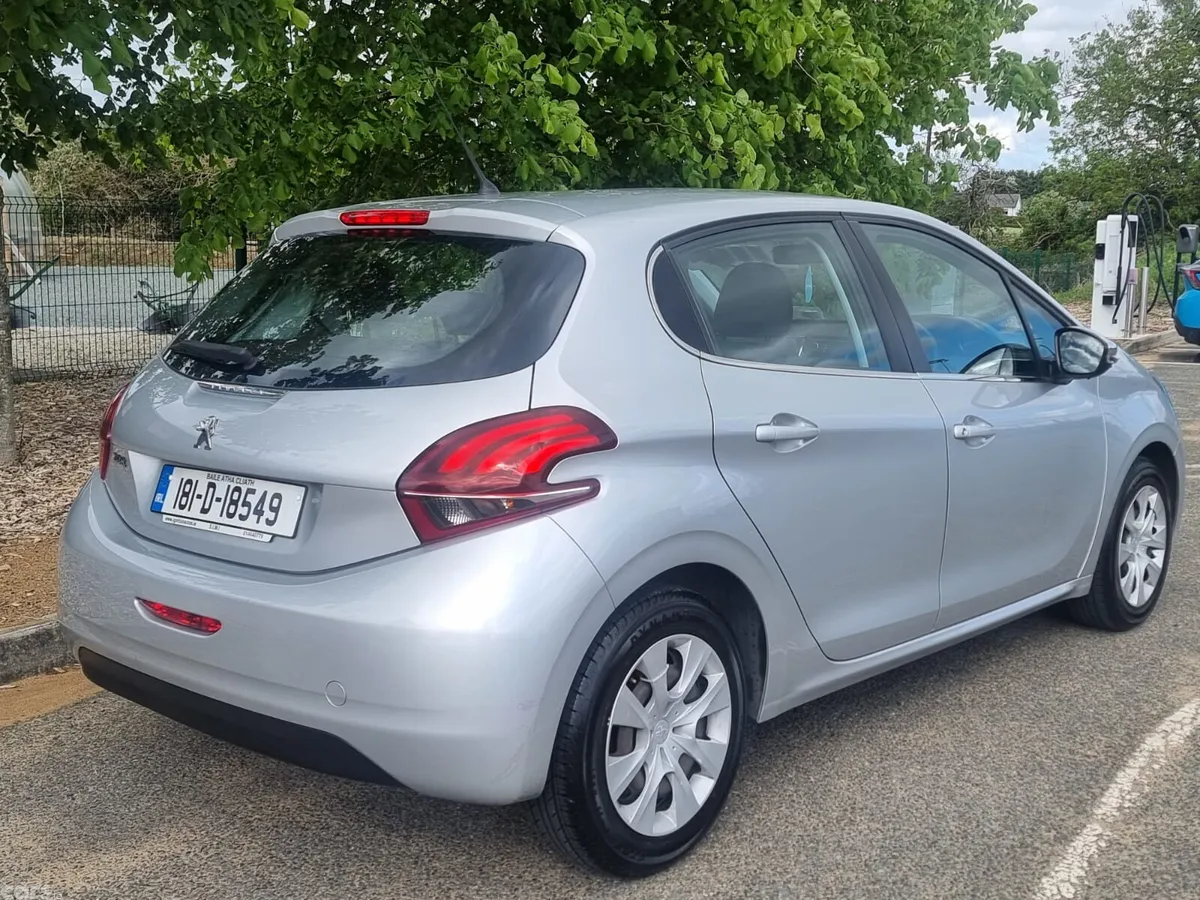 Peugeot 208 Hatchback, Petrol, 2018, Grey