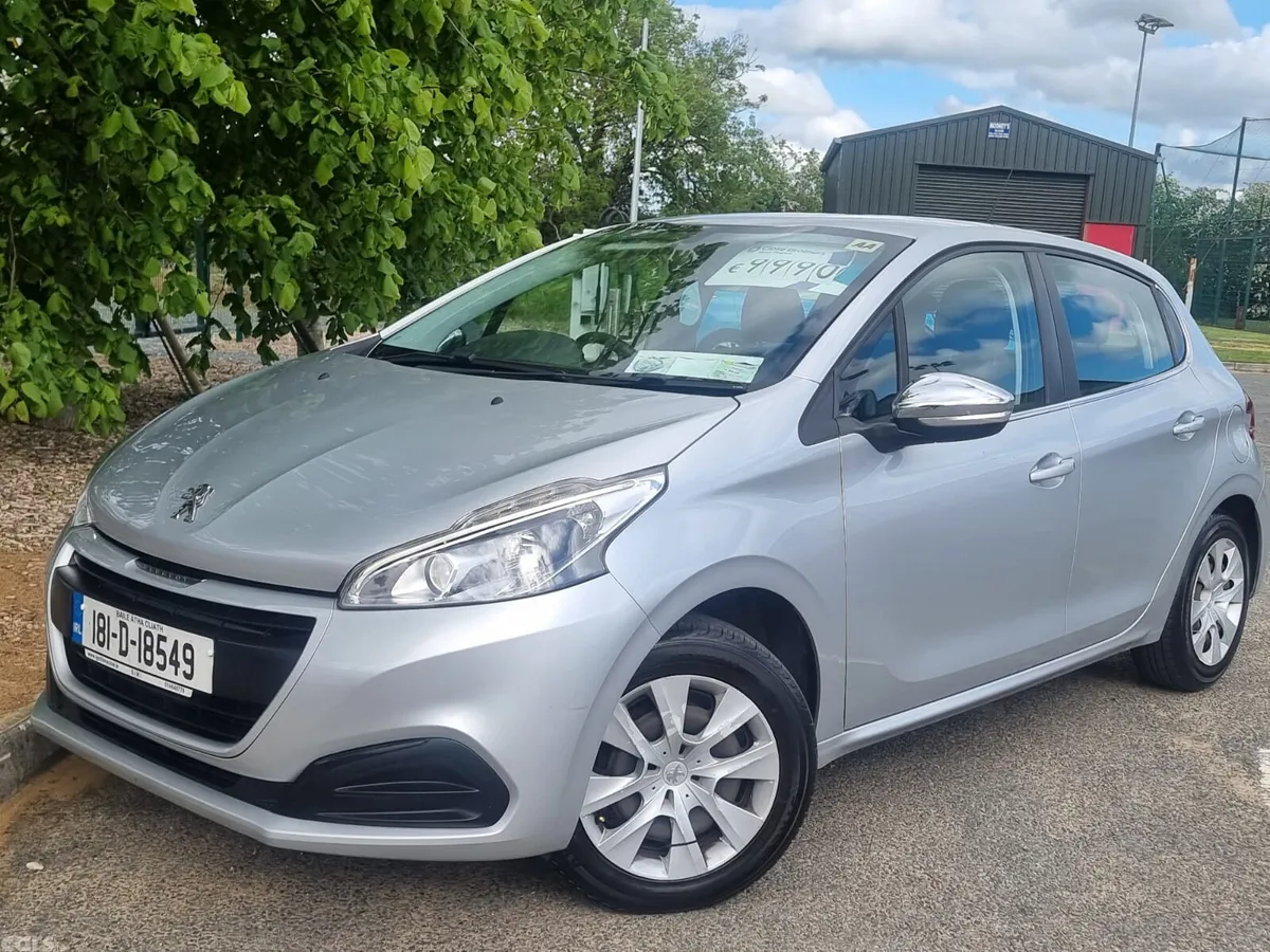 Peugeot 208 Hatchback, Petrol, 2018, Grey