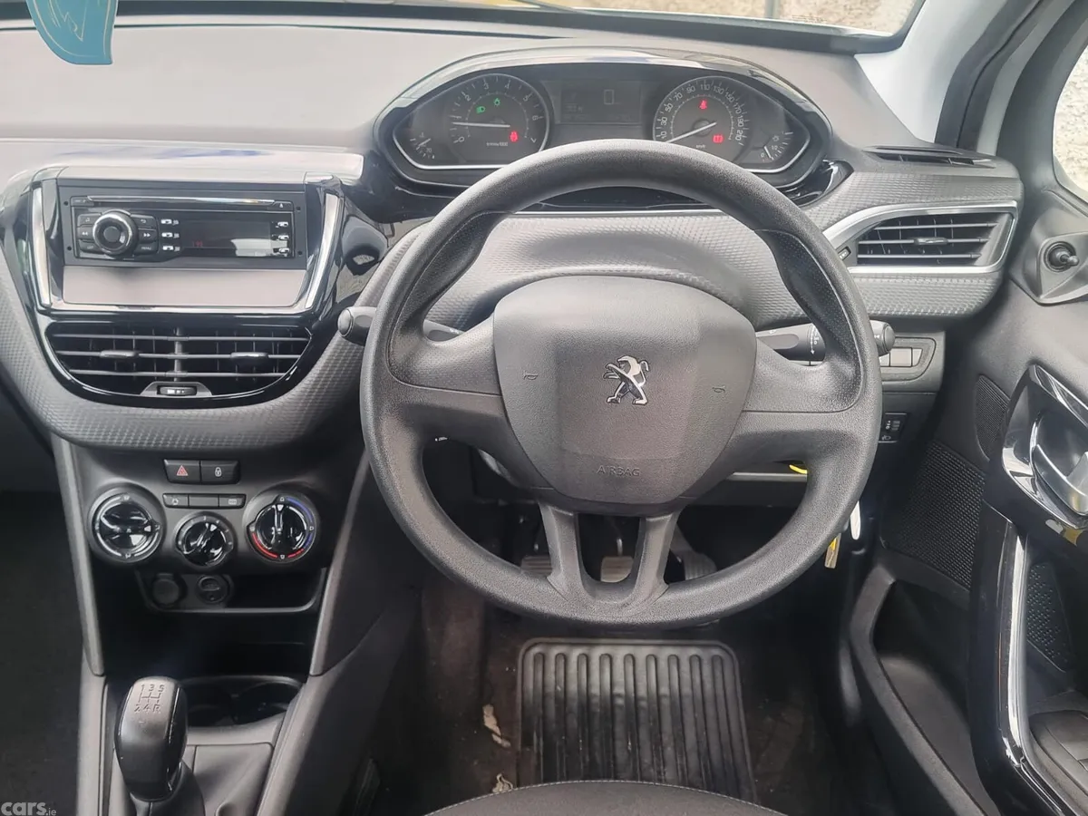 Peugeot 208 Hatchback, Petrol, 2018, Grey