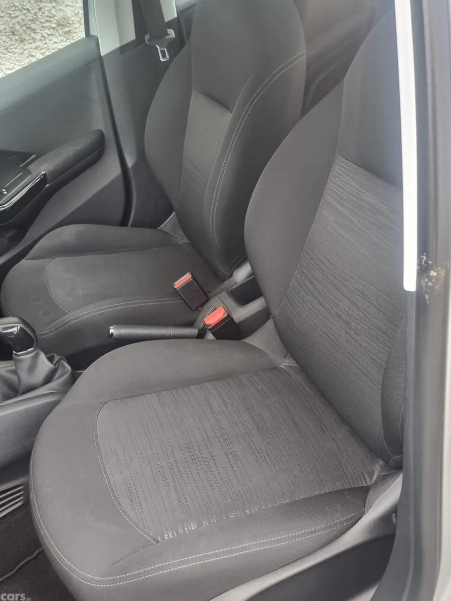 Peugeot 208 Hatchback, Petrol, 2018, Grey