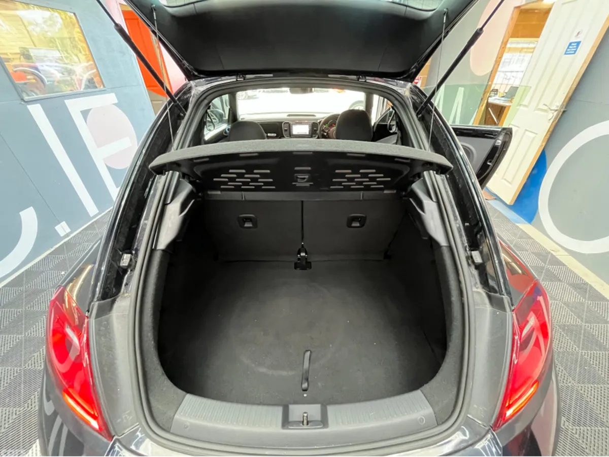 Volkswagen Beetle Hatchback, Petrol, 2017, Black