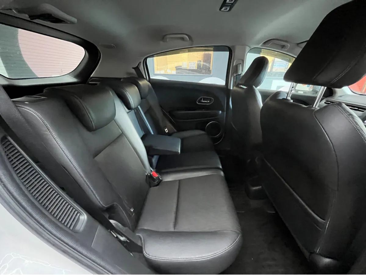 Honda Vezel SUV, Petrol Hybrid, 2018, White