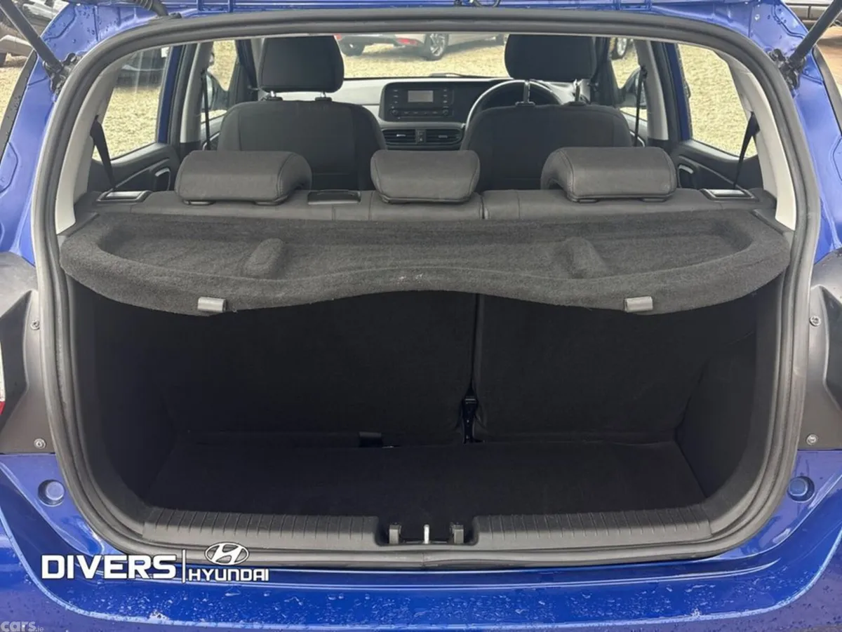 Hyundai i10 Hatchback, Petrol, 2022, Blue