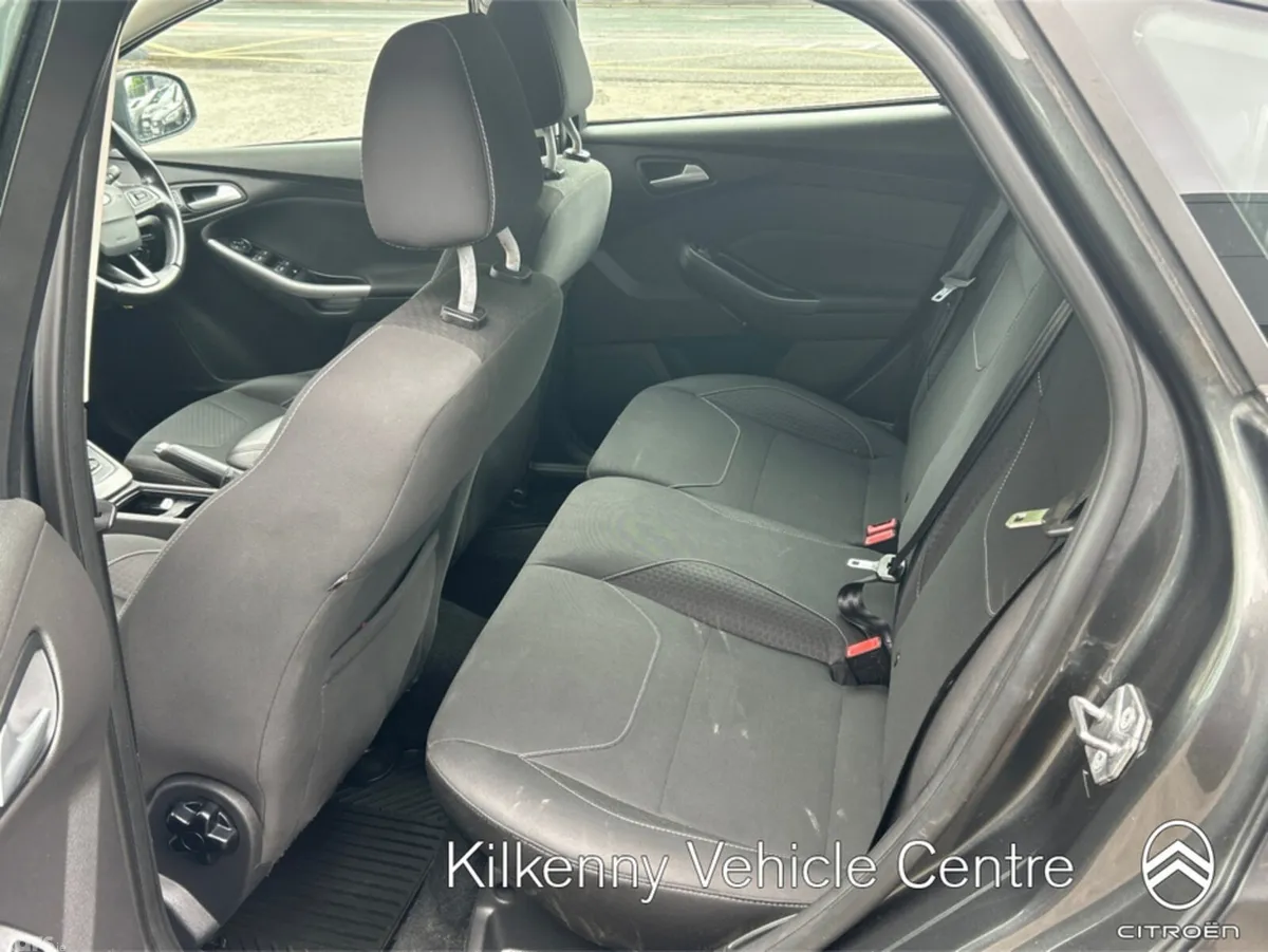 Ford Focus Hatchback, Petrol, 2016, Grey