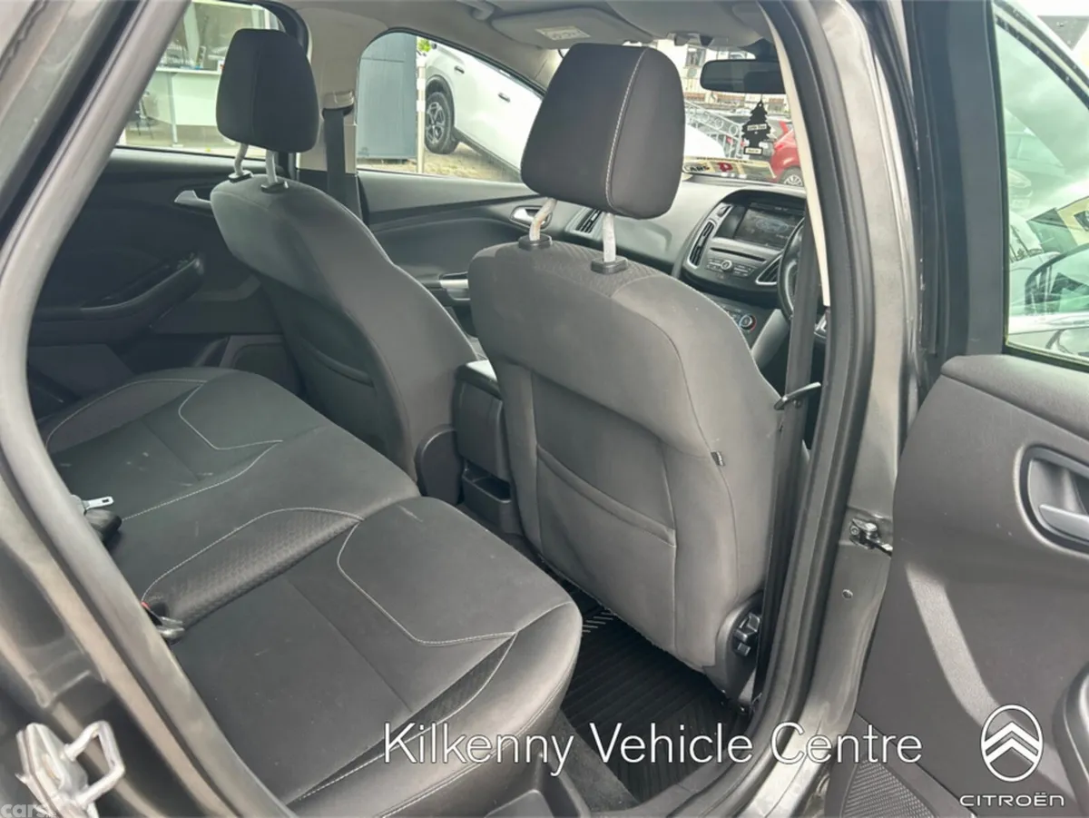 Ford Focus Hatchback, Petrol, 2016, Grey