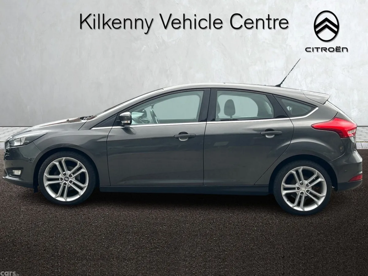 Ford Focus Hatchback, Petrol, 2016, Grey