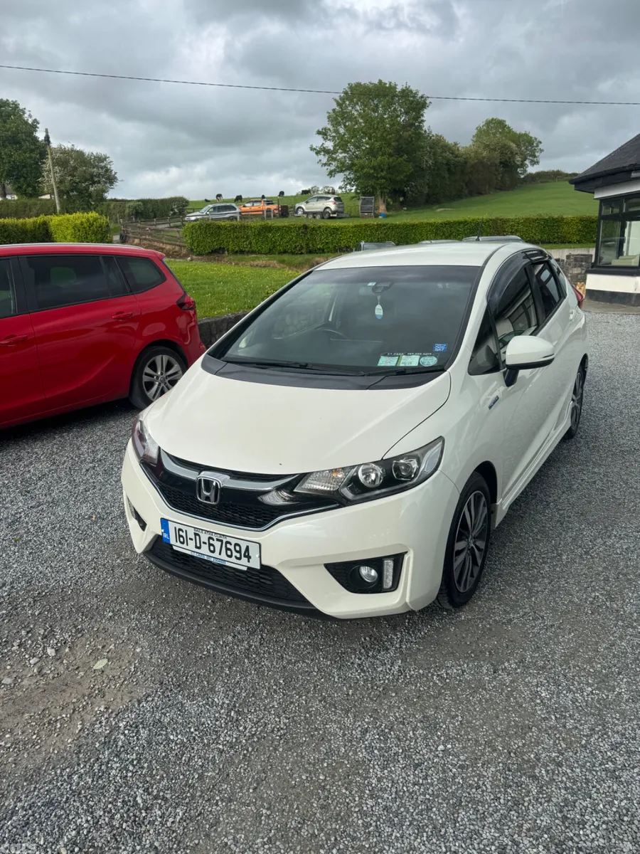 Honda Fit Hatchback, Petrol Hybrid, 2016, White