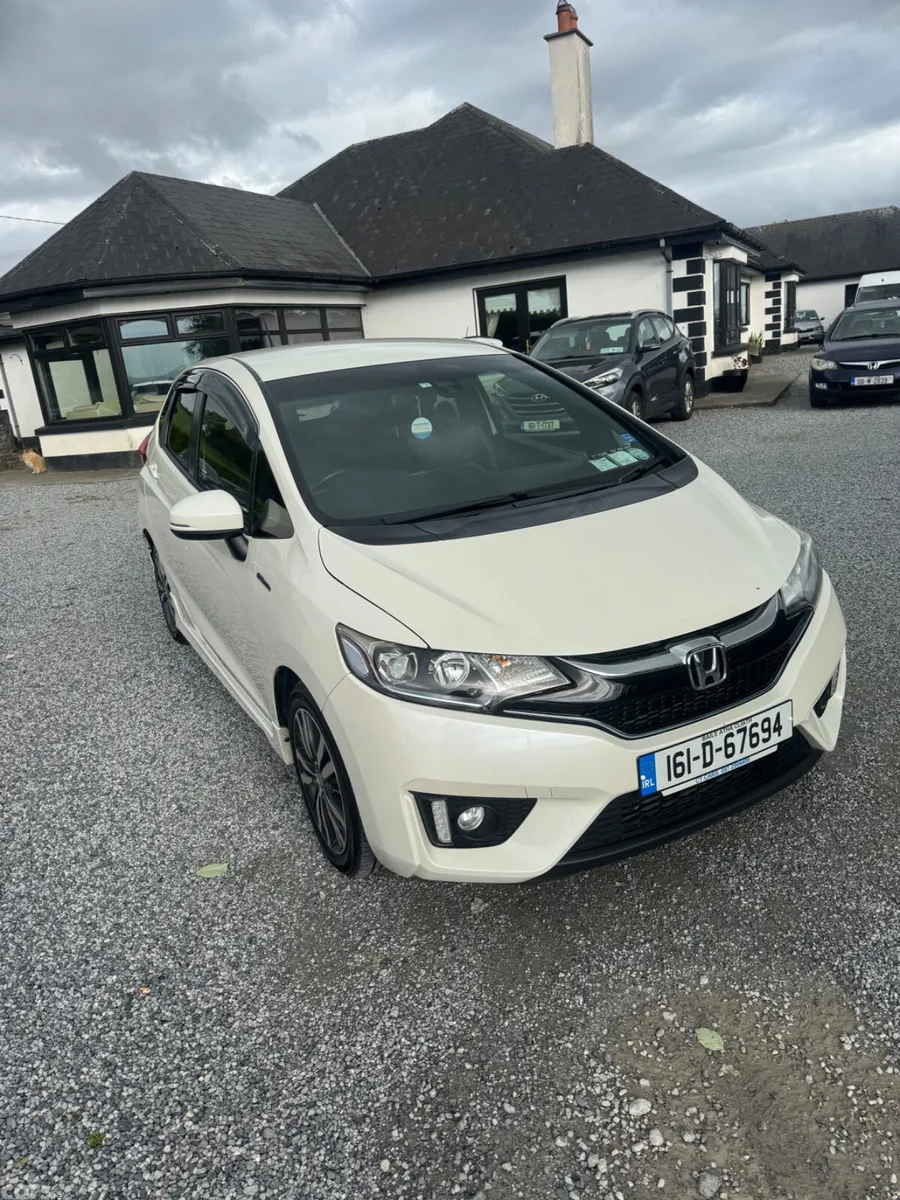 Honda Fit Hatchback, Petrol Hybrid, 2016, White
