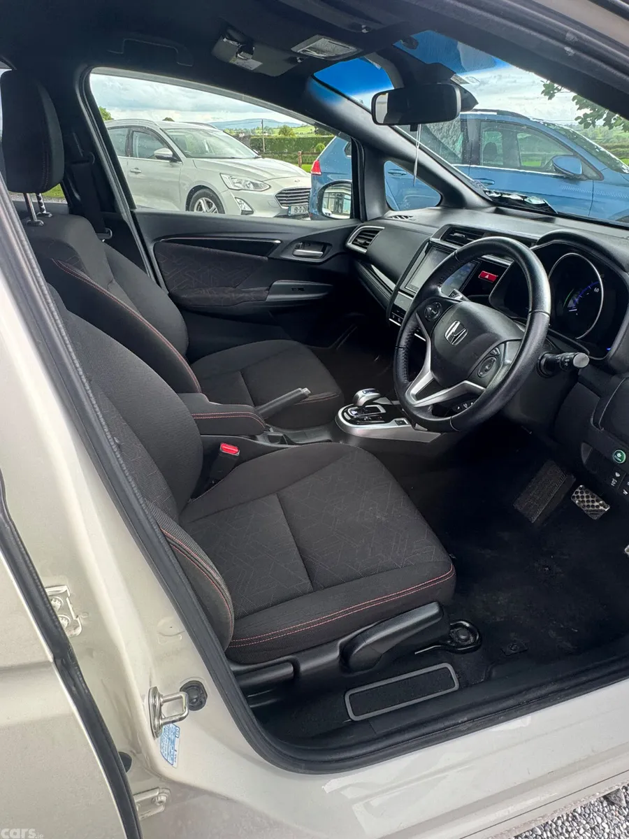 Honda Fit Hatchback, Petrol Hybrid, 2016, White