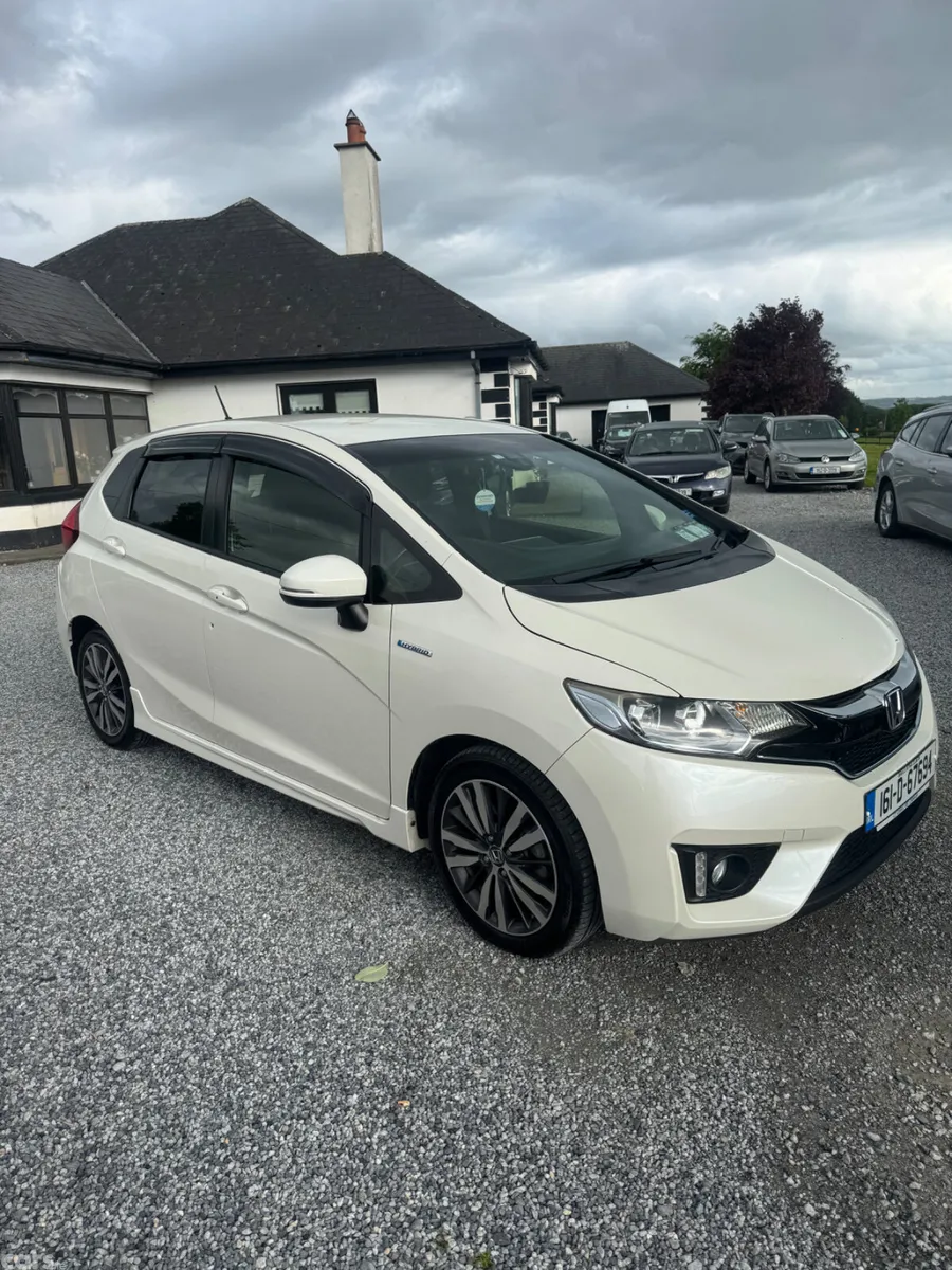 Honda Fit Hatchback, Petrol Hybrid, 2016, White