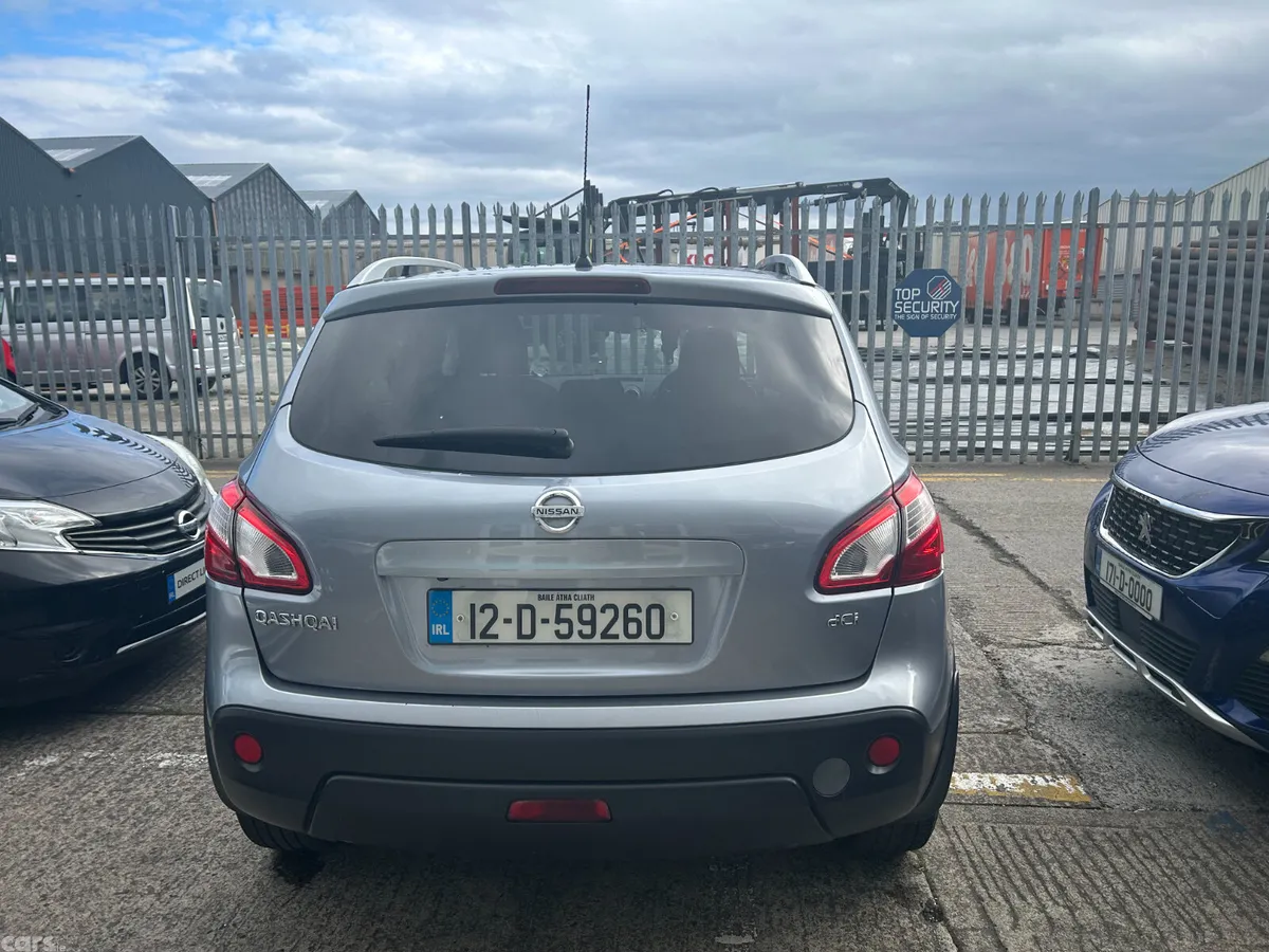 Nissan Qashqai Hatchback, Diesel, 2012, Grey