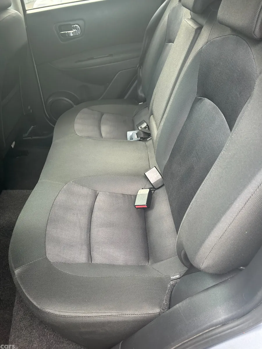 Nissan Qashqai Hatchback, Diesel, 2012, Grey