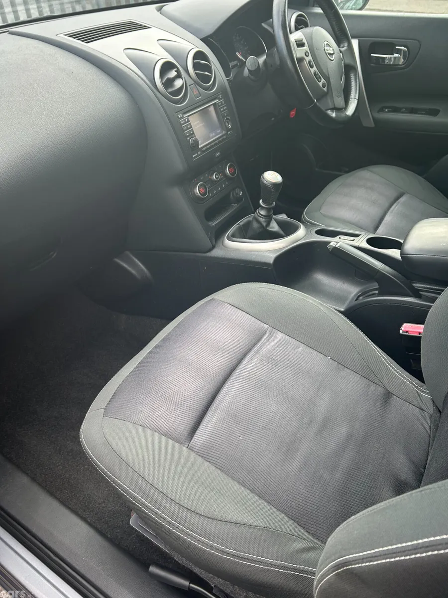 Nissan Qashqai Hatchback, Diesel, 2012, Grey