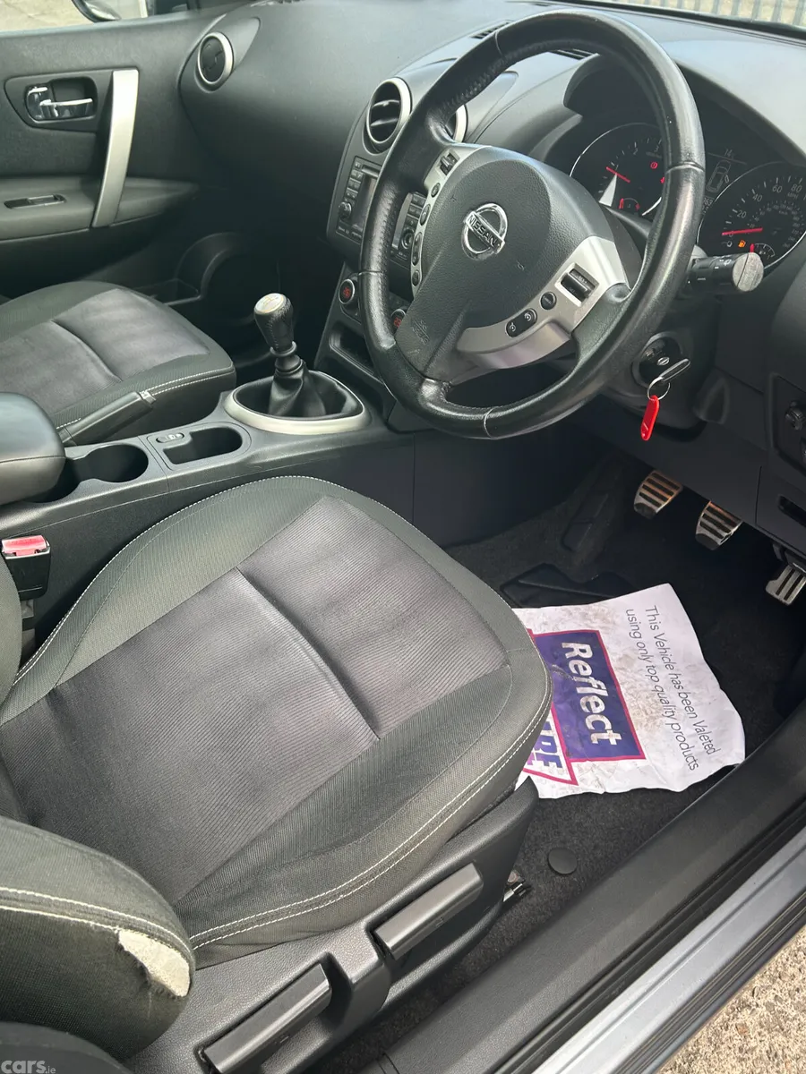 Nissan Qashqai Hatchback, Diesel, 2012, Grey