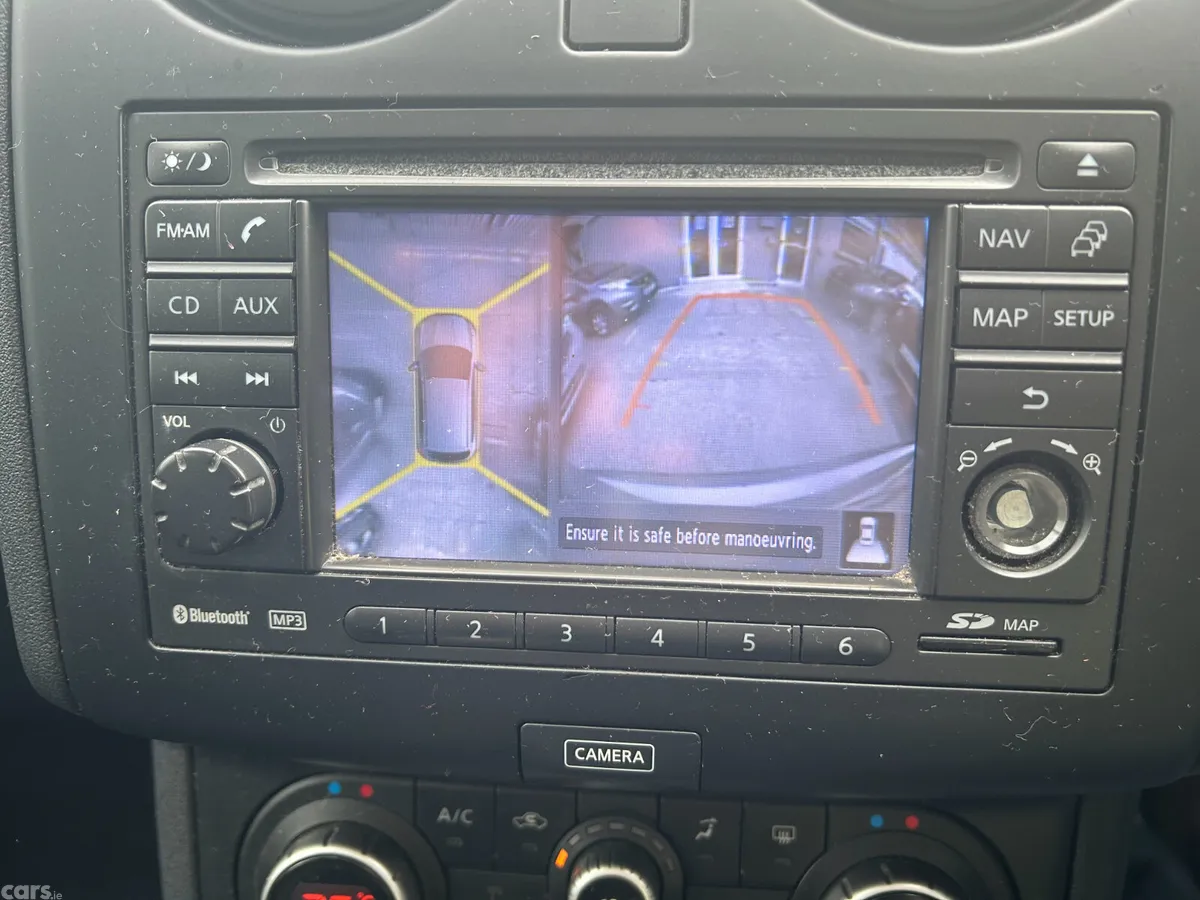 Nissan Qashqai Hatchback, Diesel, 2012, Grey