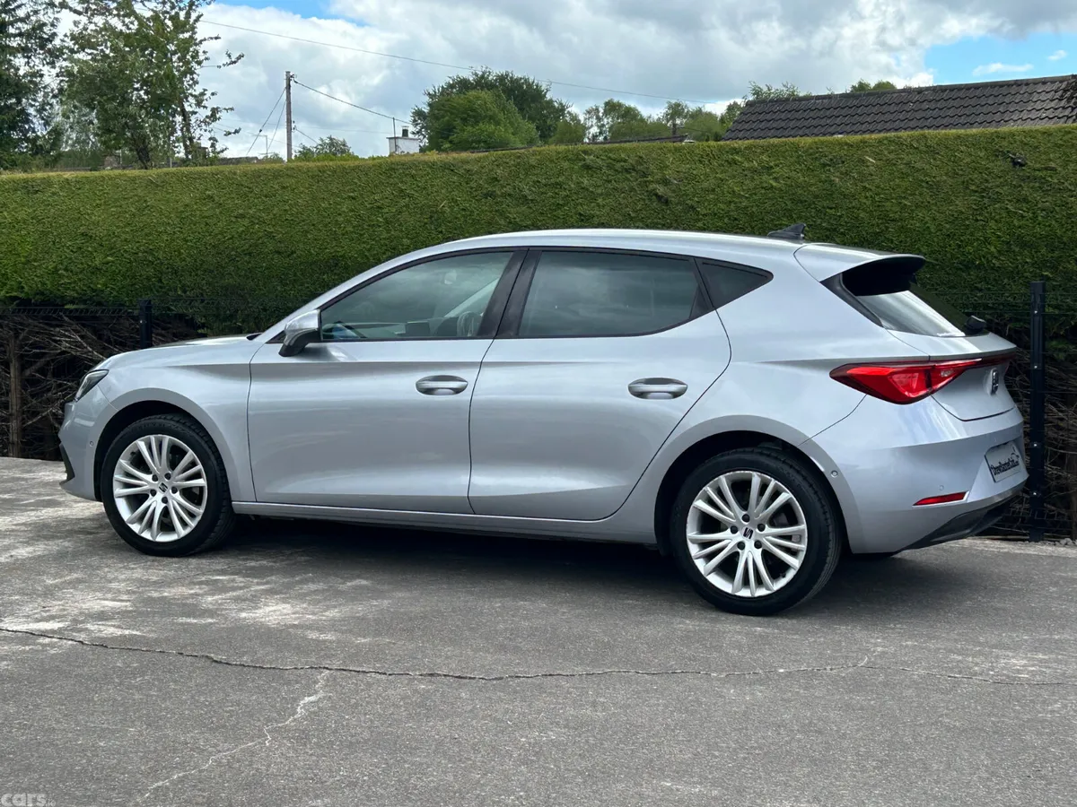 SEAT Leon Hatchback, Petrol, 2024, Silver