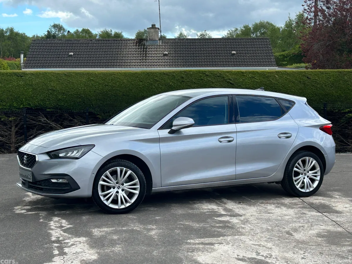 SEAT Leon Hatchback, Petrol, 2024, Silver