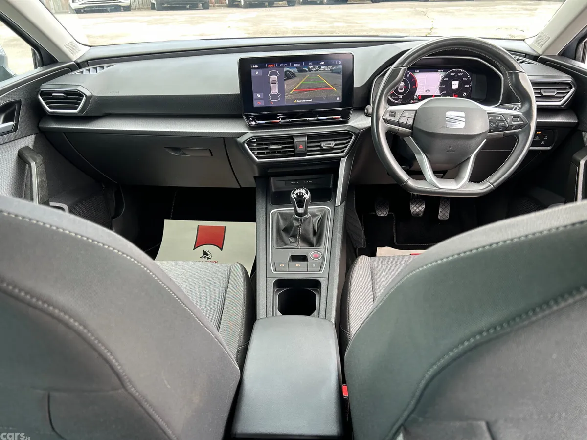 SEAT Leon Hatchback, Petrol, 2024, Silver