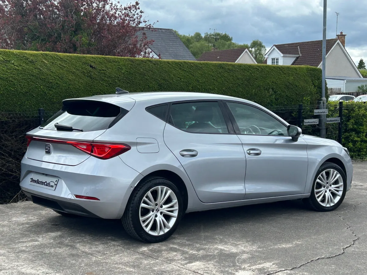 SEAT Leon Hatchback, Petrol, 2024, Silver