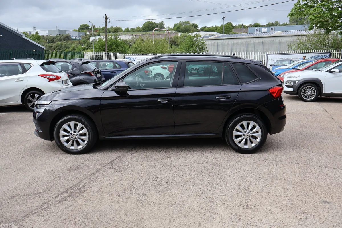 Skoda Kamiq Hatchback, Petrol, 2022, Black