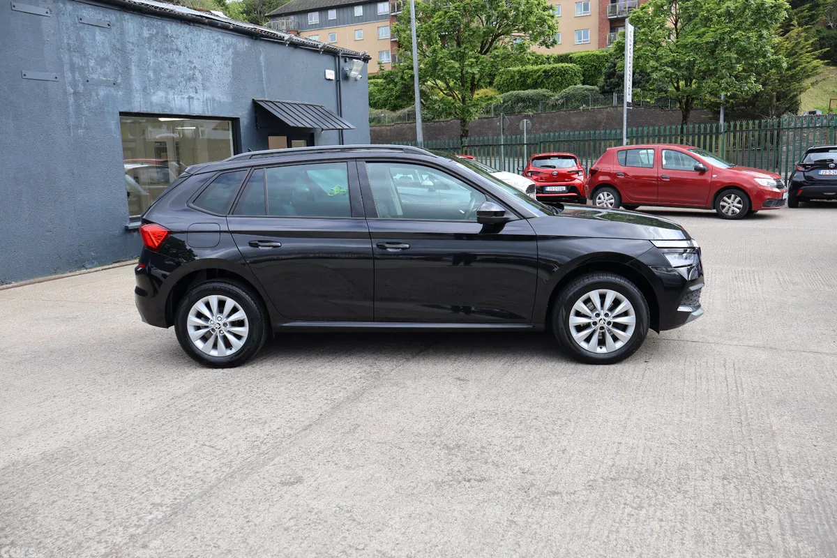 Skoda Kamiq Hatchback, Petrol, 2022, Black
